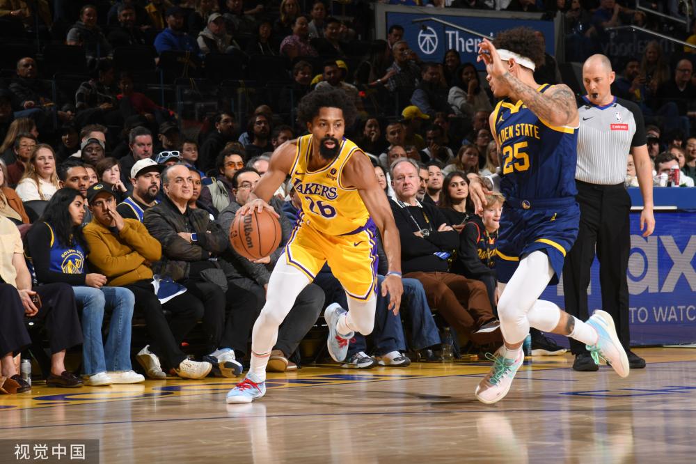 则展现了她 则展现了她